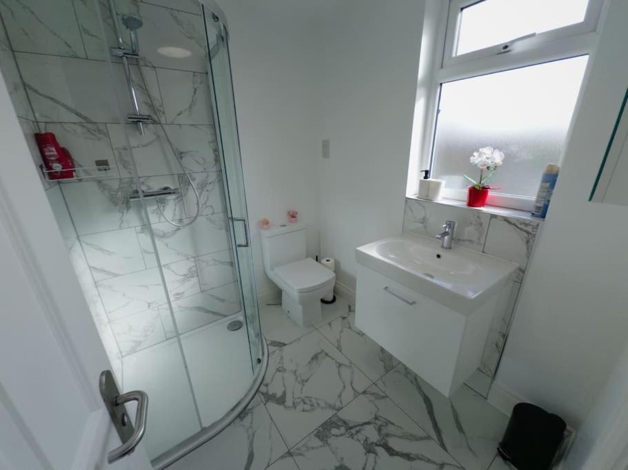 Ideal Studio Loft 30Min To Central Londen Buitenkant foto