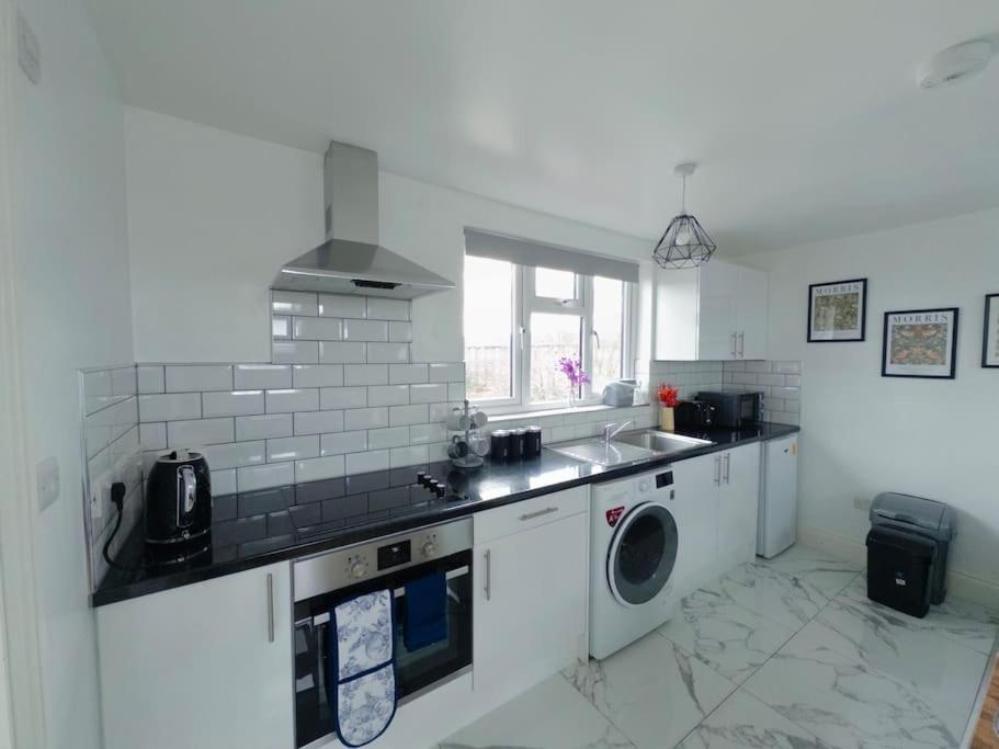 Ideal Studio Loft 30Min To Central Londen Buitenkant foto